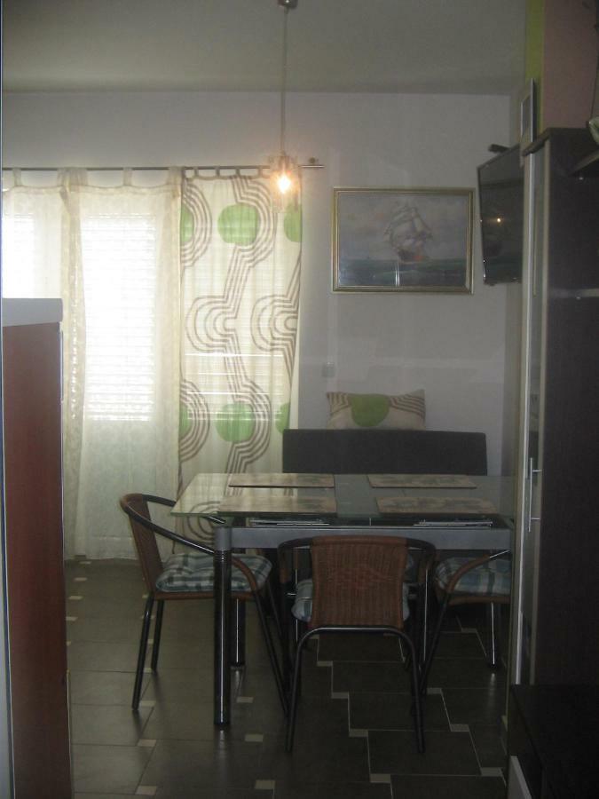 Apartman Karla Apartamento Crikvenica Exterior foto